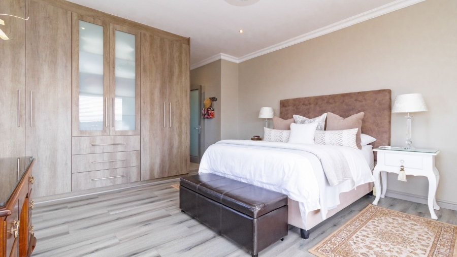 6 Bedroom Property for Sale in Kleinbaai Western Cape